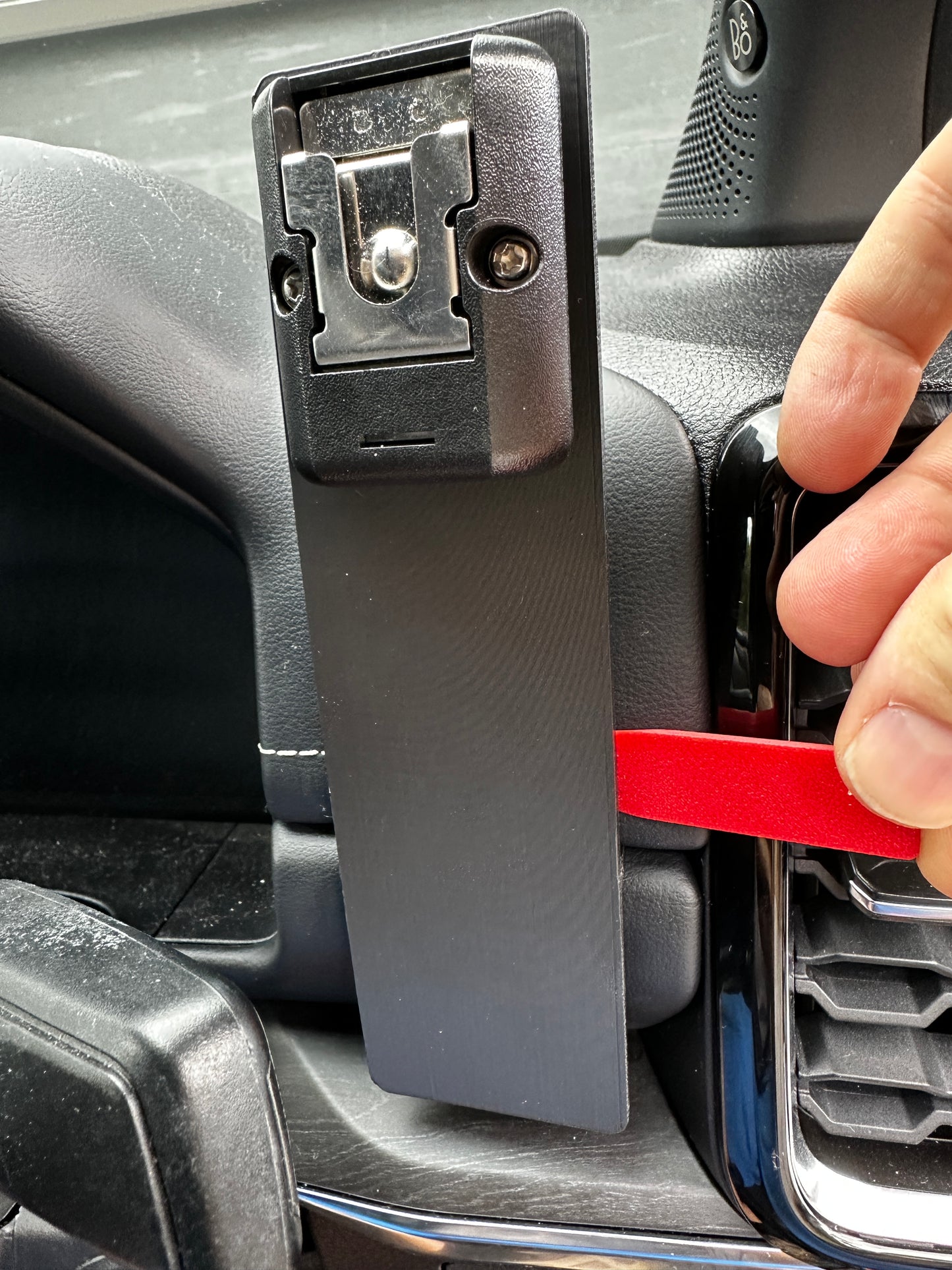 Ford Everest Accessory Mount Kit